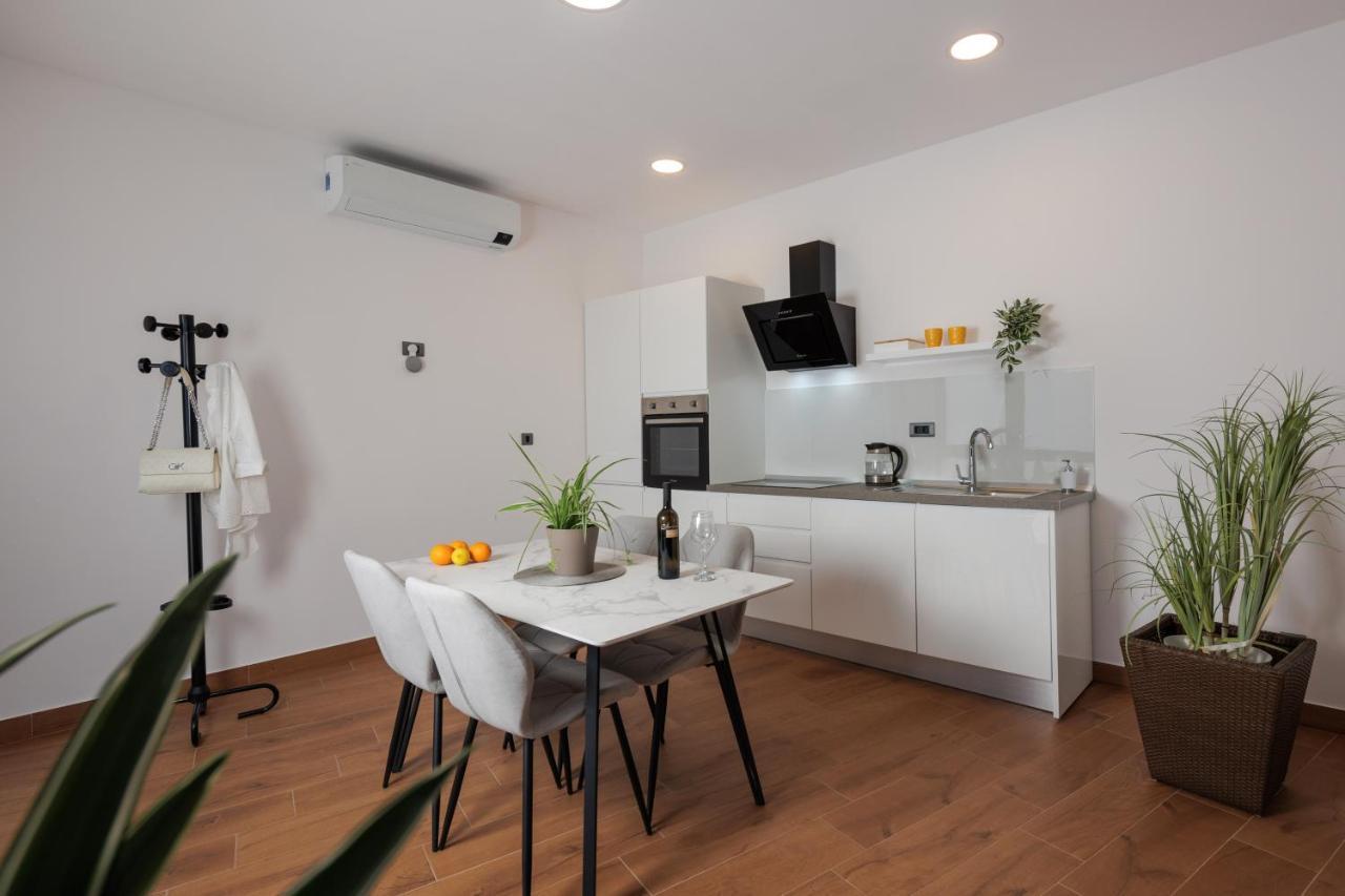 Terra 5 Deluxe Apartment On The Ground Floor With Private Parking Ριέκα Εξωτερικό φωτογραφία